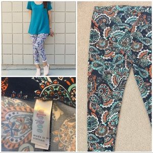 LulaRoe Tall and Curvy Leggings